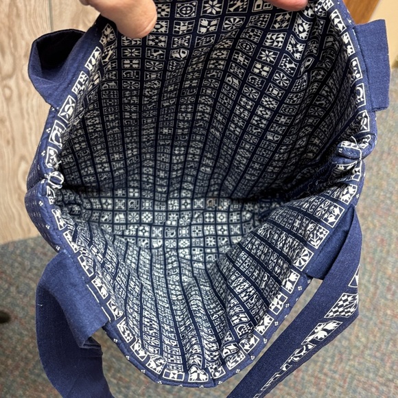 Elegant Navy Blue Tote with Vintage Print - Picture 6 of 6